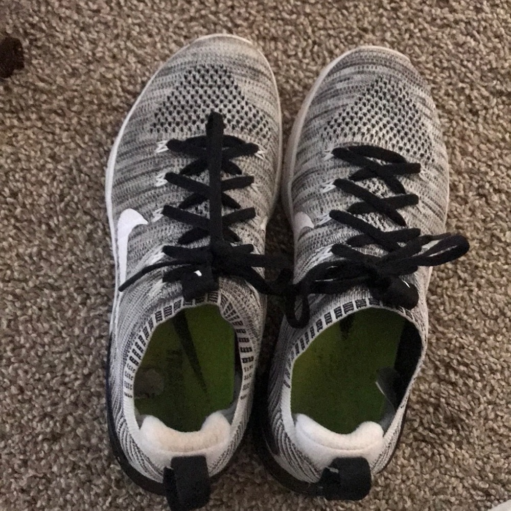 Women’s Nike Flyknit 2 size 7